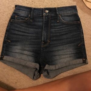 Hollister high rise jeans😚