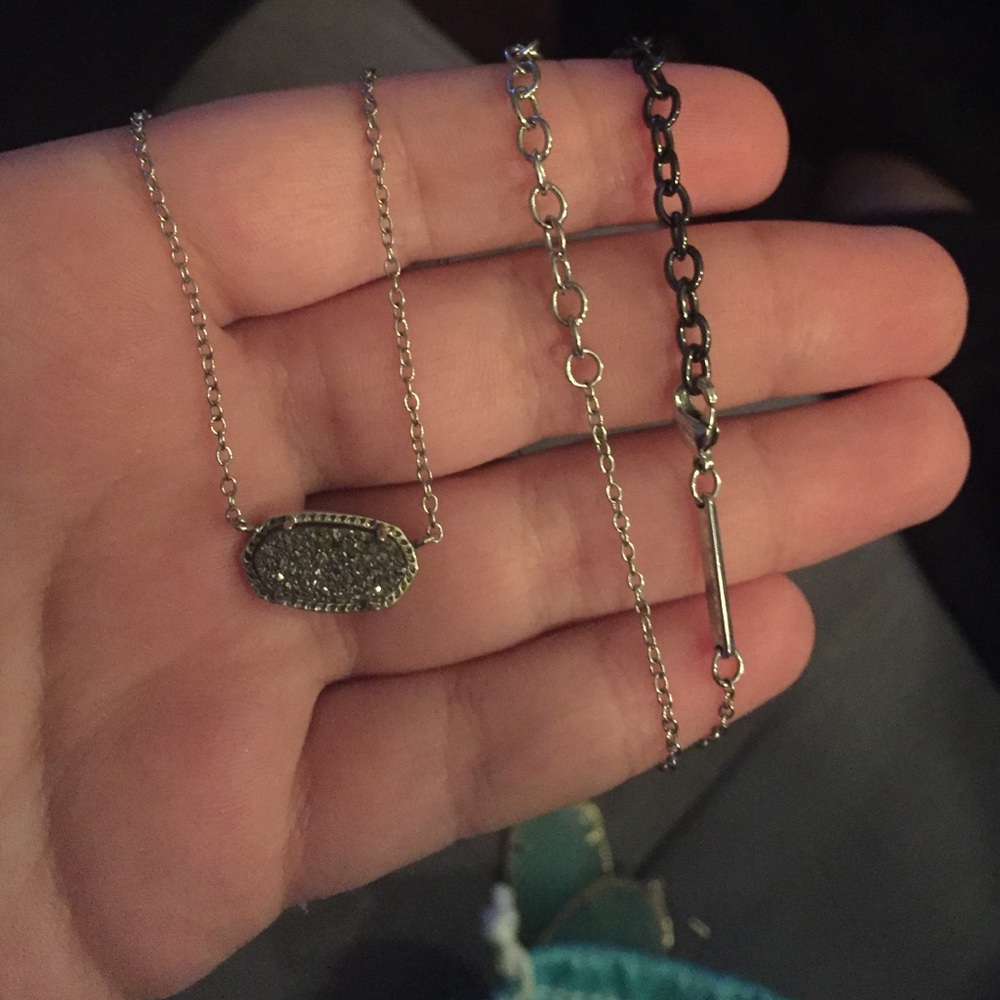 Silver sparkle Kendra Scott necklace and extender