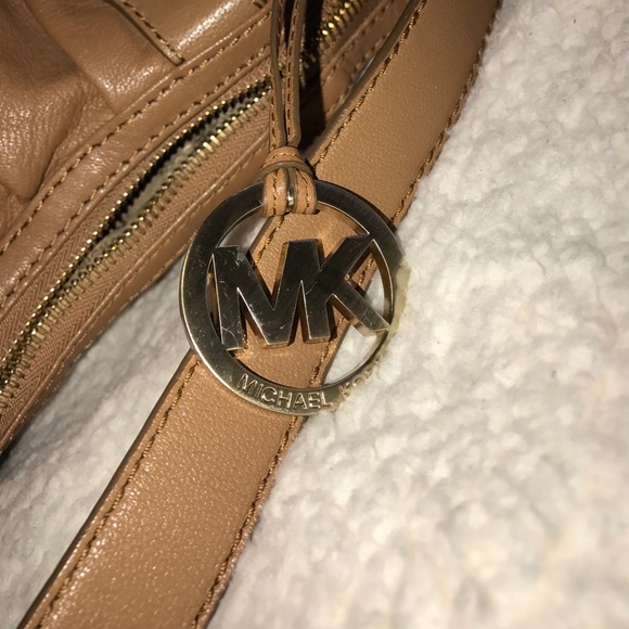 USED Michael Kors tan leather hobo bag - Picture 6 of 8