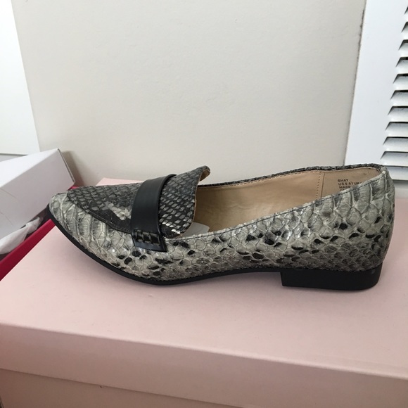 ❌SOLD❌ Shay Faux Snake Pointed Loafers ❌SOLD❌ - Picture 6 of 8