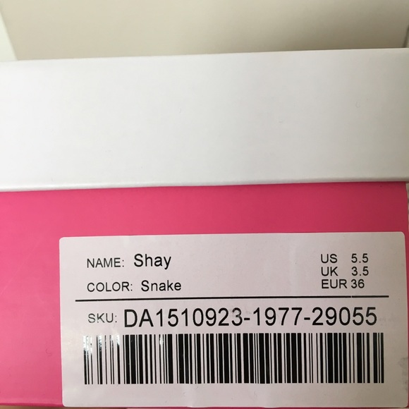 ❌SOLD❌ Shay Faux Snake Pointed Loafers ❌SOLD❌ - Picture 8 of 8