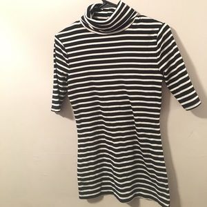 3/4 sleeve striped turtleneck top