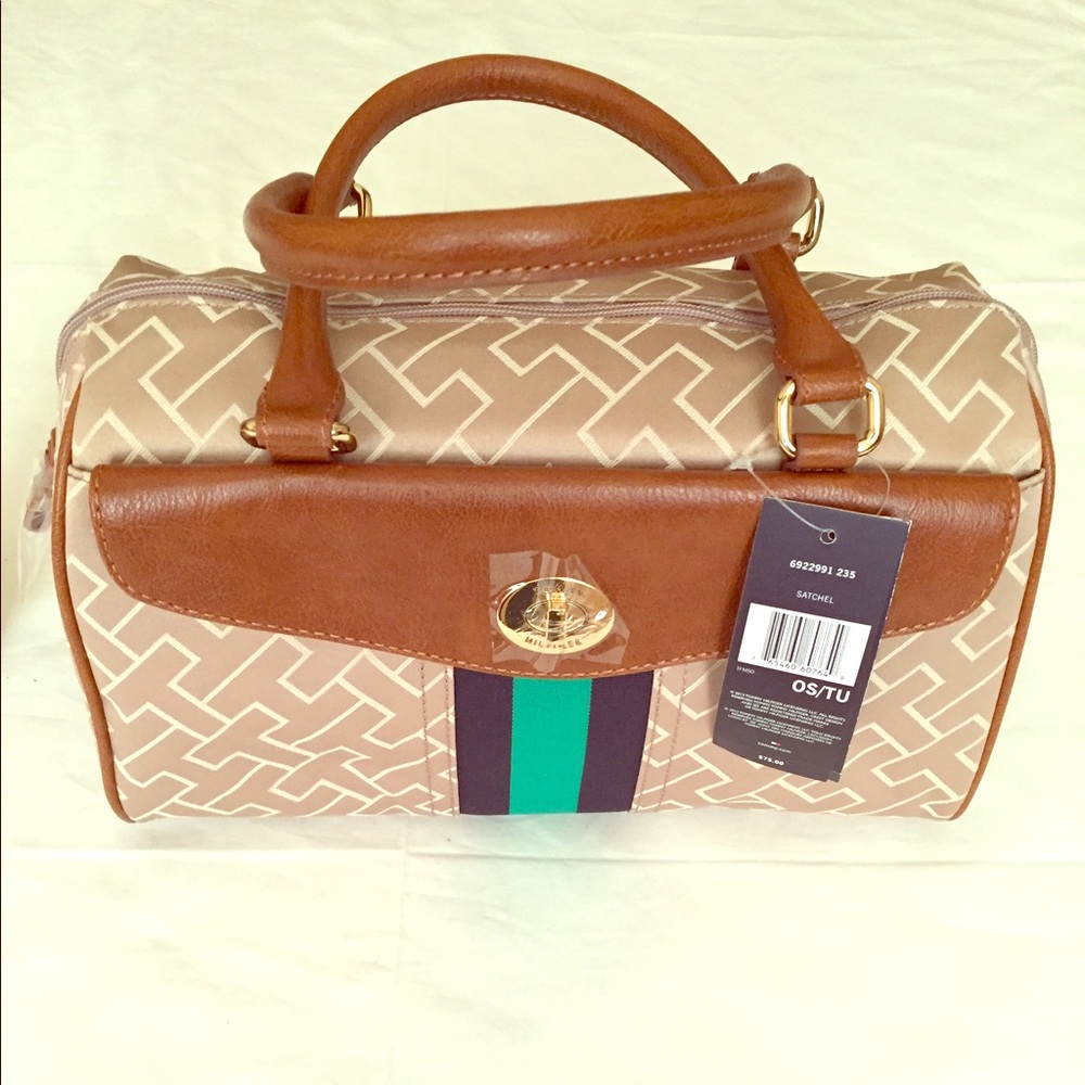 💫NWT! Tommy Hilfiger Purse💫