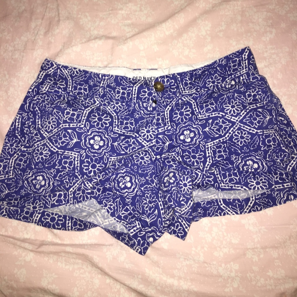 Pattern shorts MUST HAVE - Picture 2 of 3
