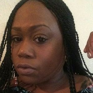 Meet your Posher, Charika