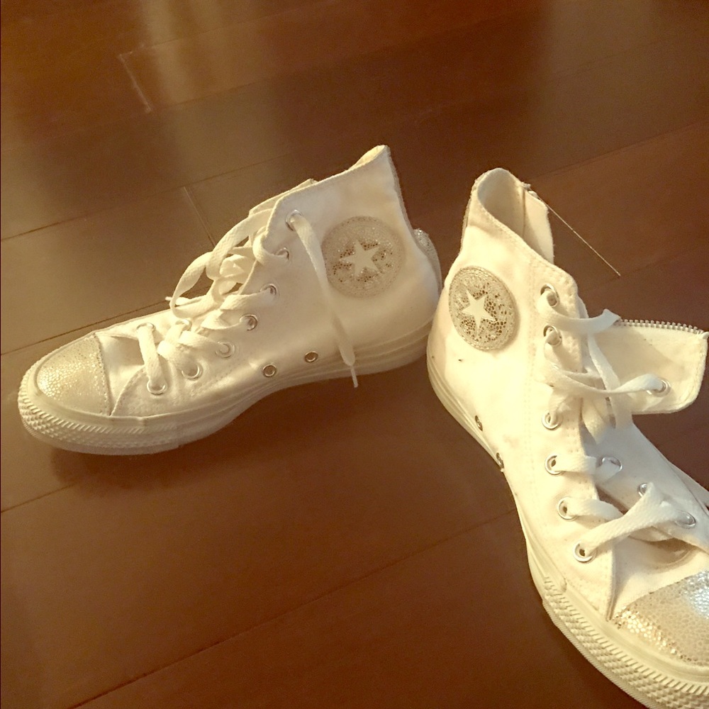 Converse almost new shoes