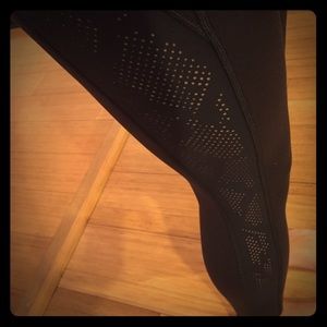 Lululemon High Waist Leggings w/ Cutout Detail