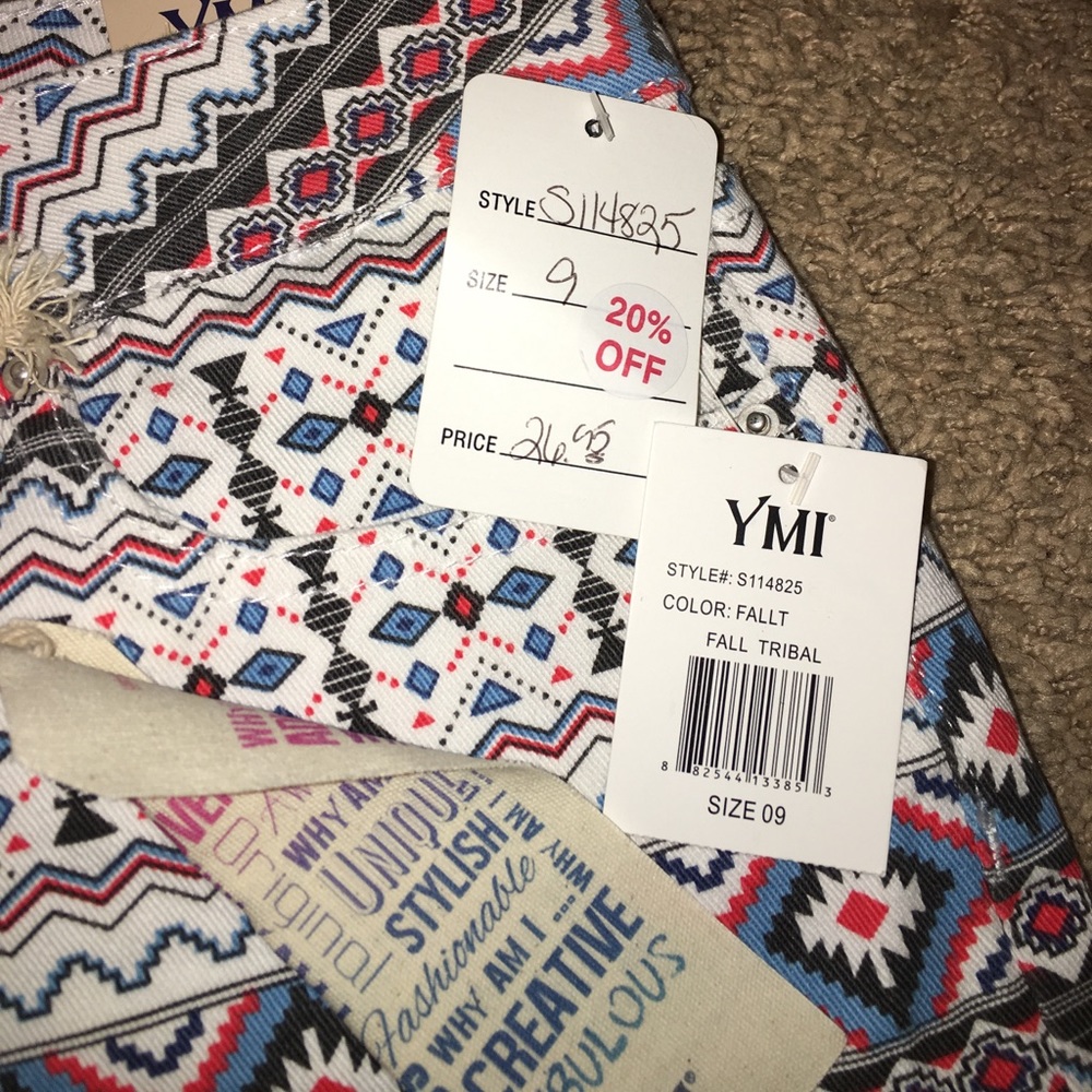 Aztec printed shorts - Picture 2 of 4