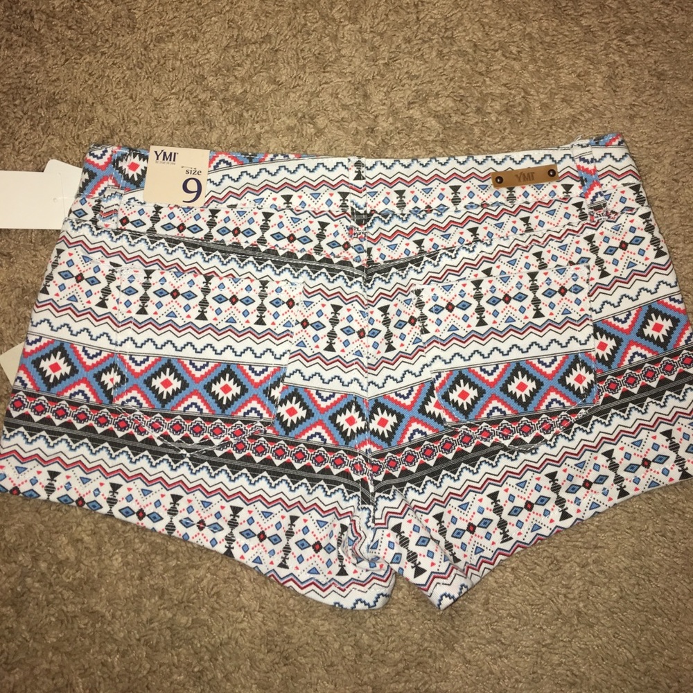 Aztec printed shorts - Picture 3 of 4