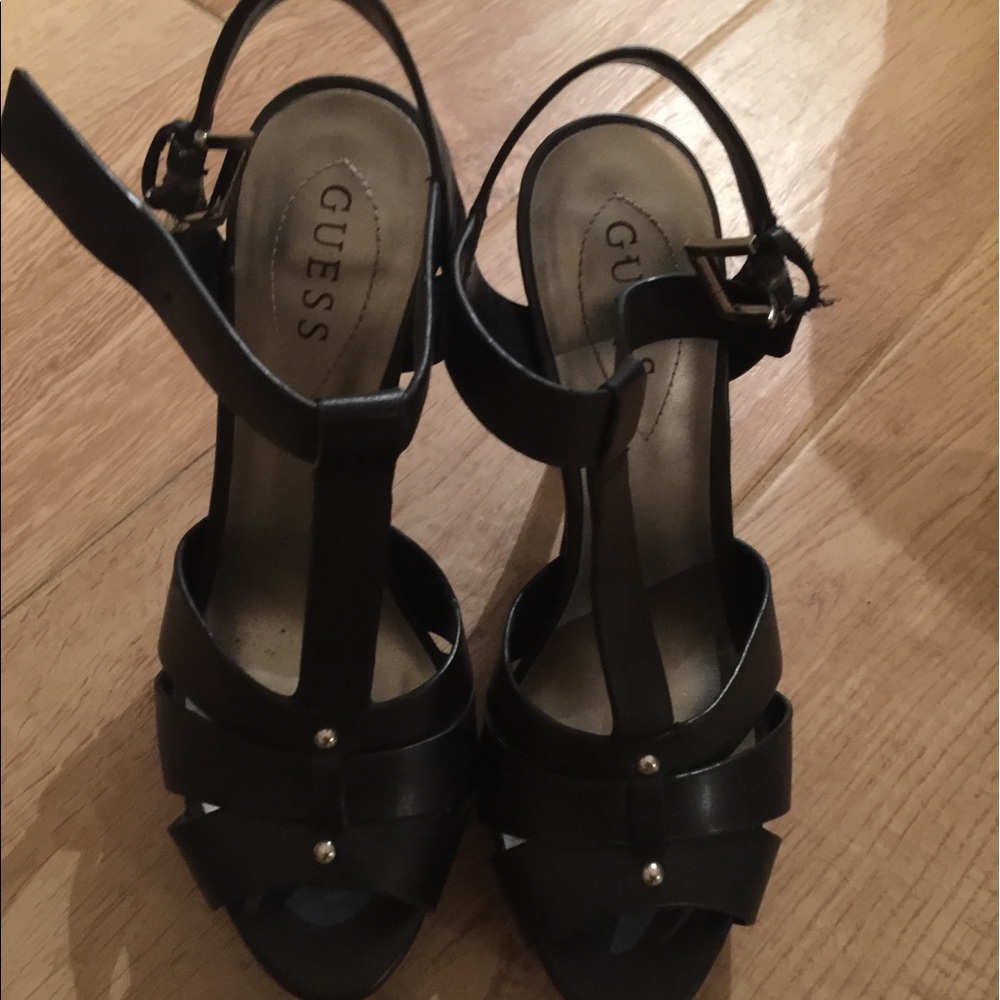 GUESS- Black- Sz8 New Strappy Sandal heels