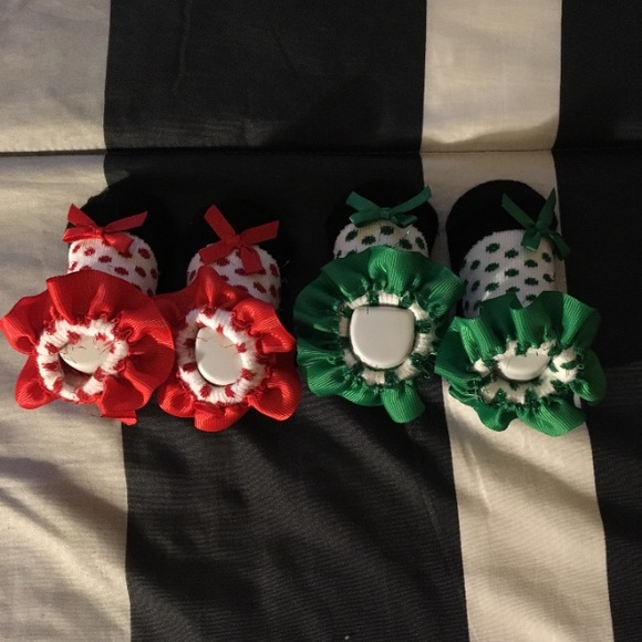 FREE WITH PURCHASE nfant's shoe socks - Picture 2 of 2