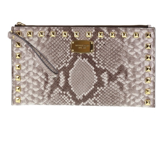 🚫SOLD🚫Michael Kors Saffiano StudZip Wristlet - Picture 5 of 6