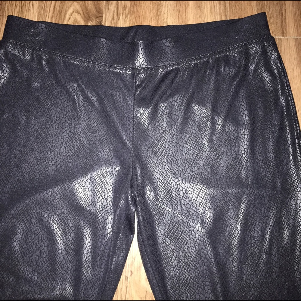 Python Print Leggings - image 3