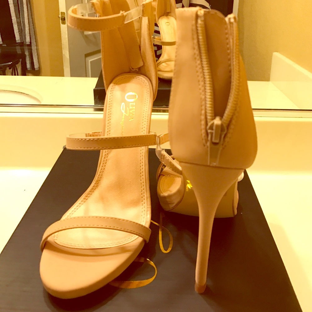 BRAND NEW Sz 6 Nude Strappy Sandals from Lulus