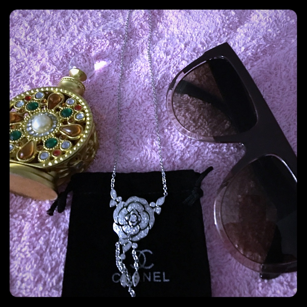 White Gold Plated Swarovski Crystal Necklace