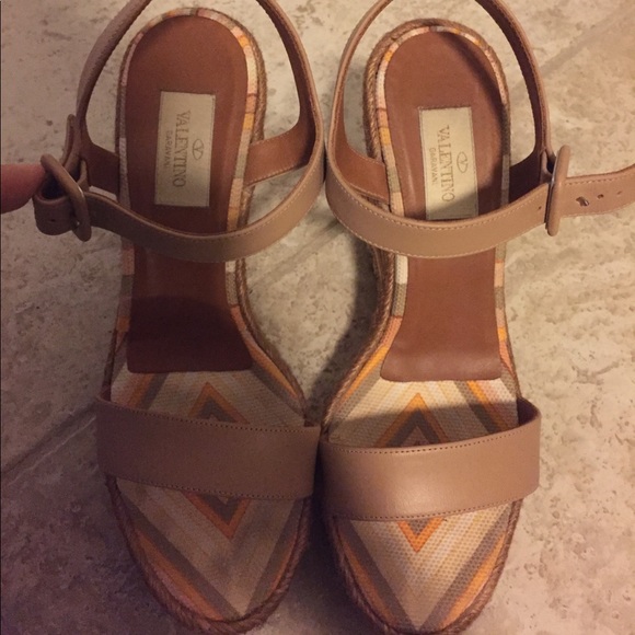 SOLD in bundle. Valentino leather/striped wedge - Picture 3 of 8