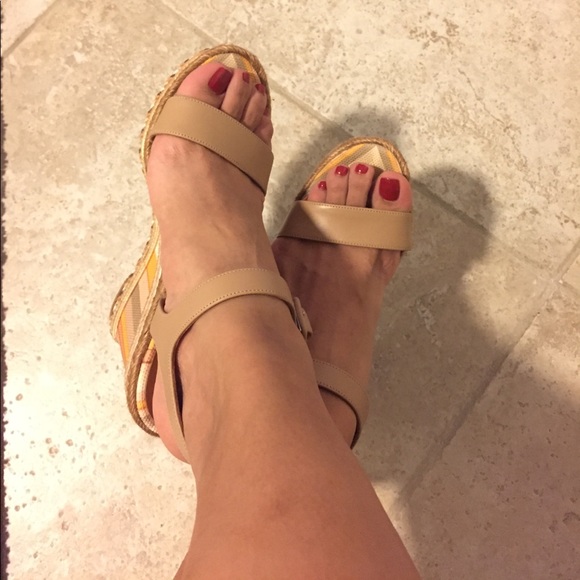 SOLD in bundle. Valentino leather/striped wedge - Picture 5 of 8