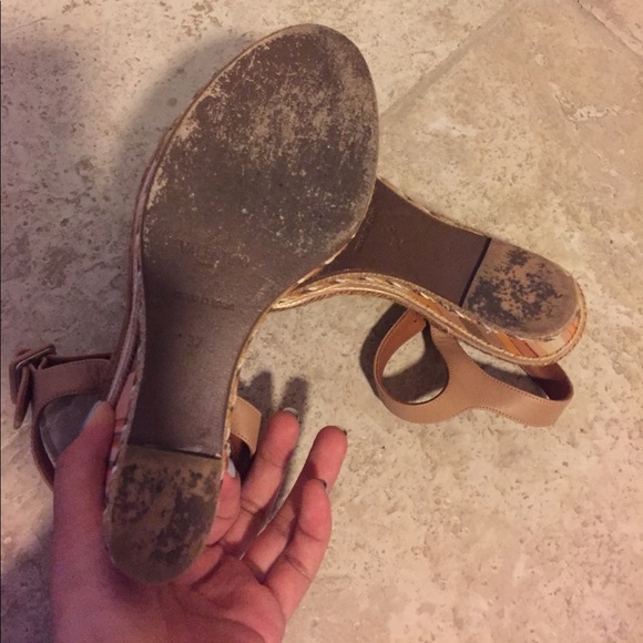 SOLD in bundle. Valentino leather/striped wedge - Picture 6 of 8