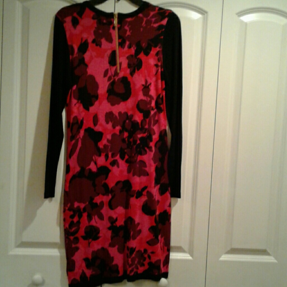 Dress - Picture 2 of 4