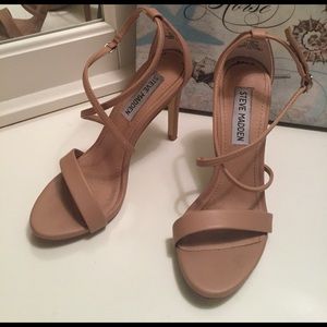 Steve Madden Nude heels