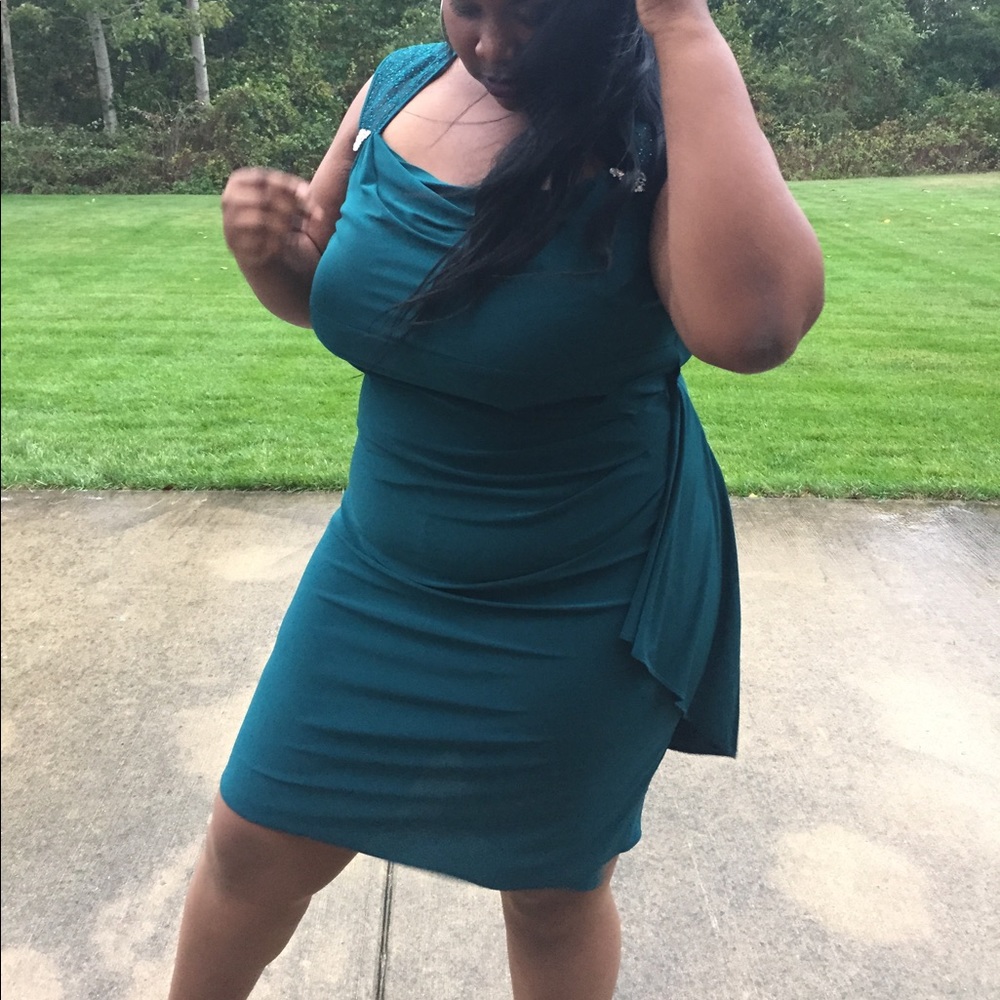 Plus Green Homecoming Dress (SLIMMING)