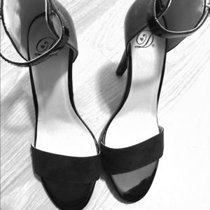Black heels size 6  1/2