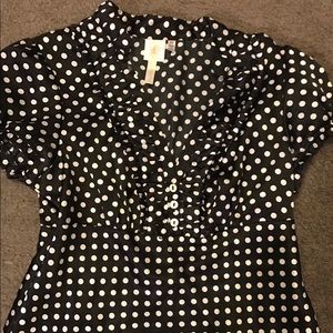 Short sleeve fitted dress shirt.