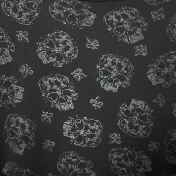Gray Skull Rock & Republic T Shirt Top Medium - Picture 3 of 3