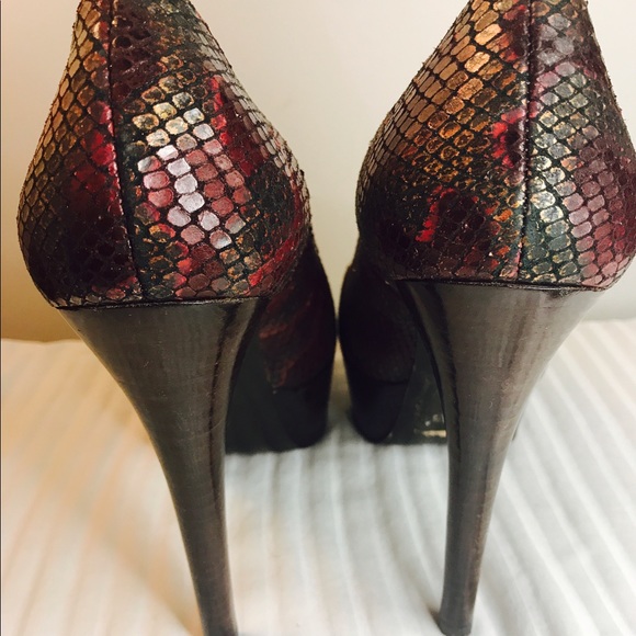 Stuart Weitzman Heels 7.5 Snake Skins - Picture 4 of 5