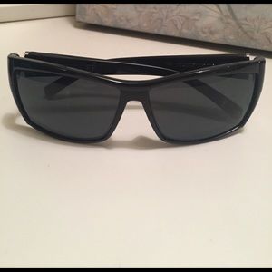 Electric black sunglasses