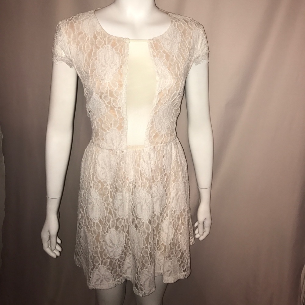 Mesh panel lace dress