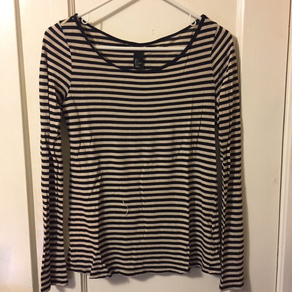 Basic black and cream long sleeve shirt