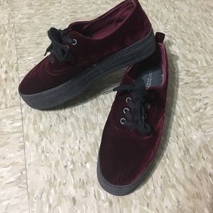 ✨(H&M) DIVIDED Suede Platform Sneakers!✨