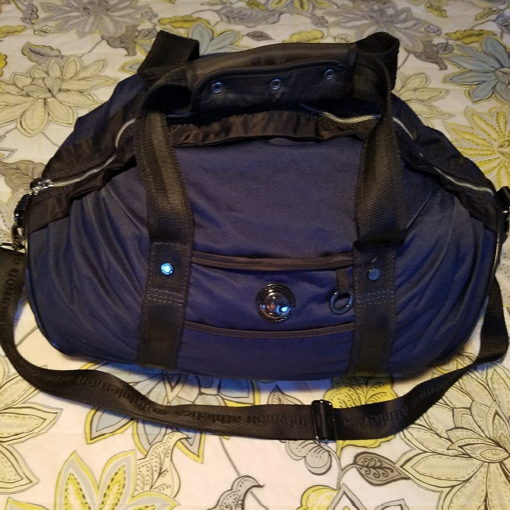 Lululemon duffel