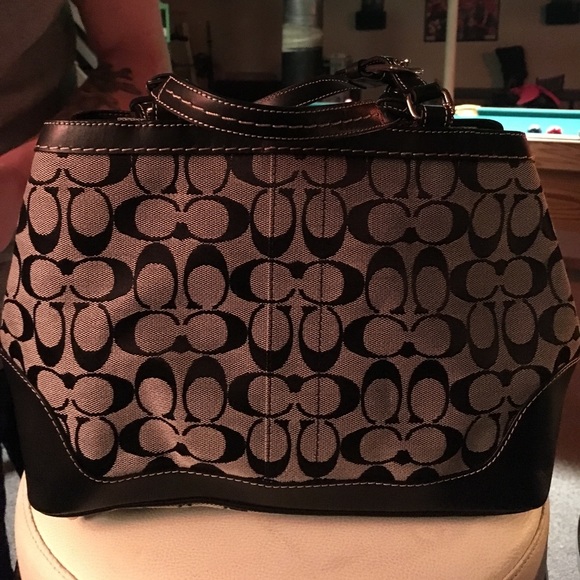 Handbag - Picture 2 of 3