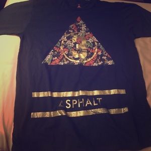 Sphalt Black Tee