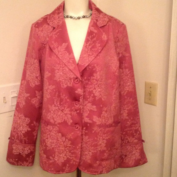 NWOT BEAUTIFUL DARK ROSE FORAL BLAZER - Picture 1 of 4