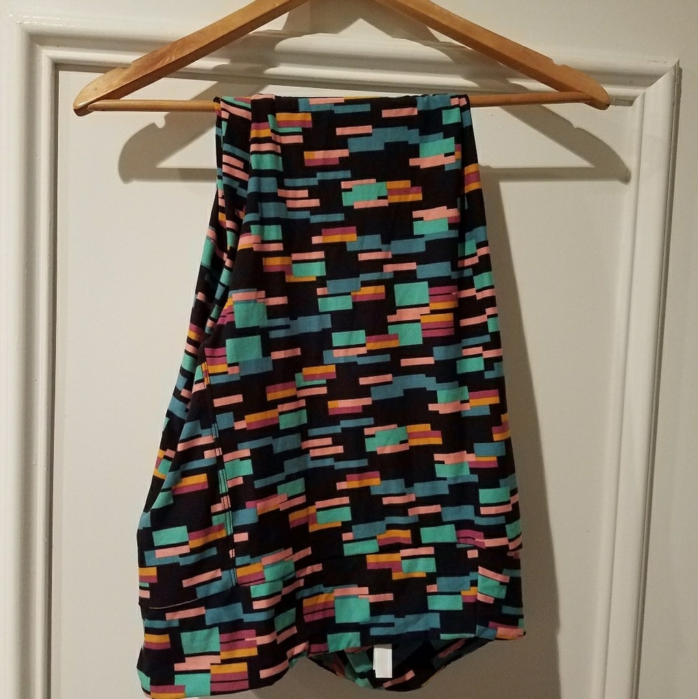 NWOT LuLaRoe TC Leggings w/ Geometric Print