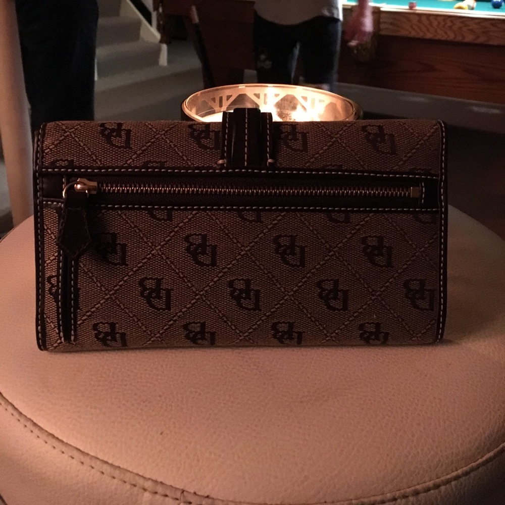 Wallet - Picture 2 of 3