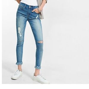 EXPRESS JEANS Distressed Mid Rise Frayed Cropped