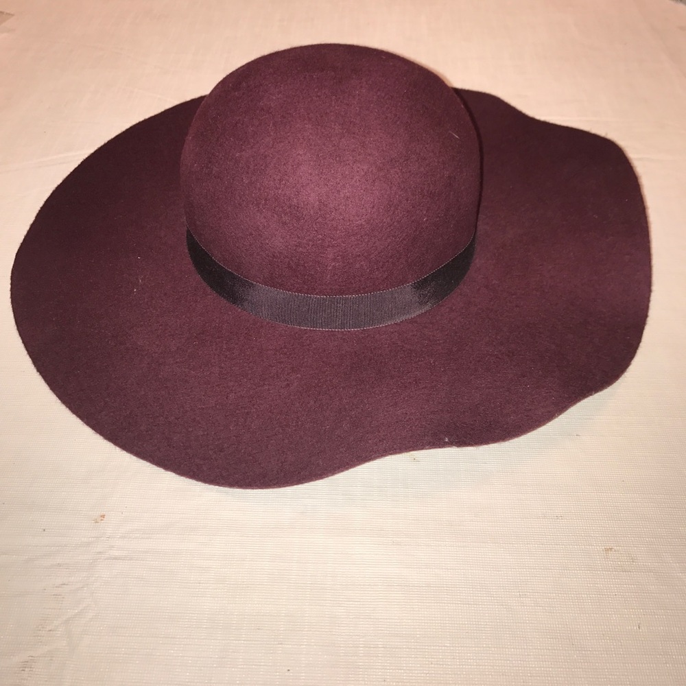 Floppy hat