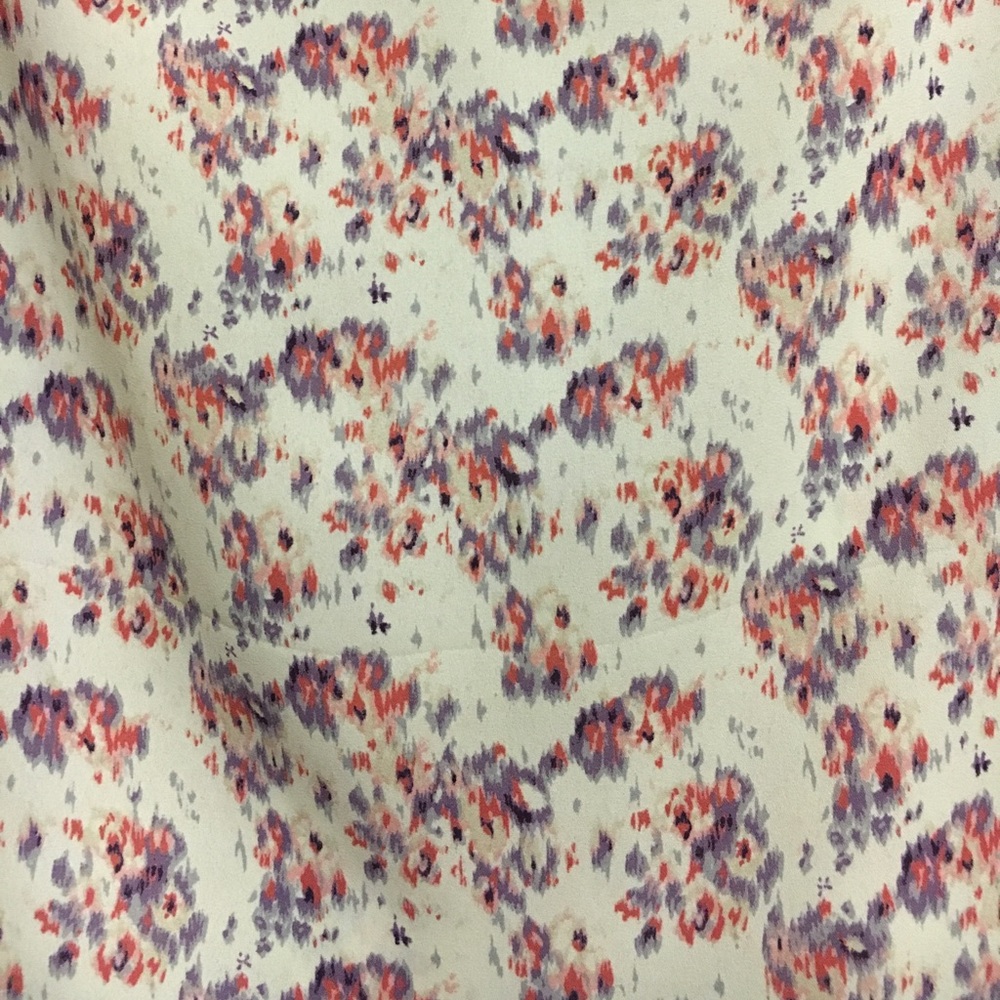 Patterned Blouse - Picture 2 of 3