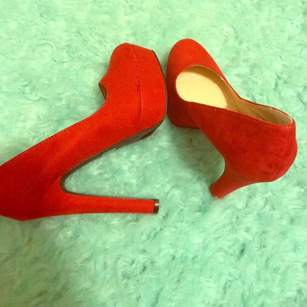 Heels - Picture 3 of 4