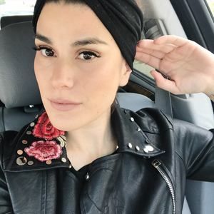 Meet your Posher, Angela