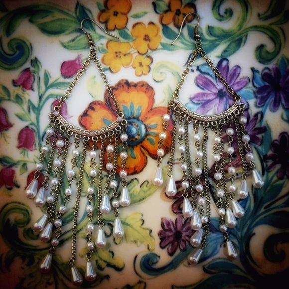 💥SOLD💥 Vintage Dangle White Gold Pearl Earrings - Picture 3 of 3