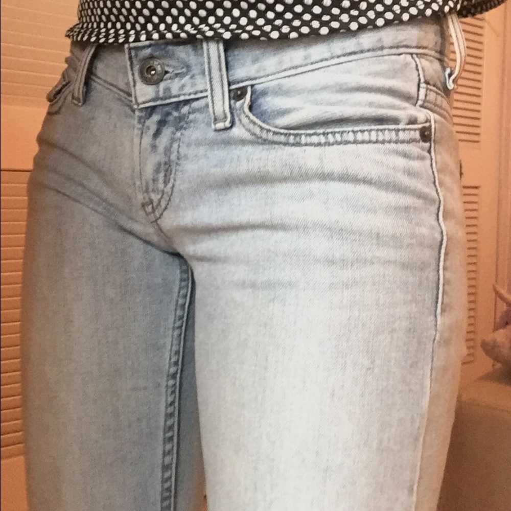 Guess Jeans - Picture 2 of 4