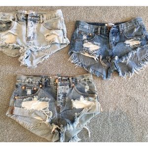 One Teaspoon shorts for sale!!! Size 24.