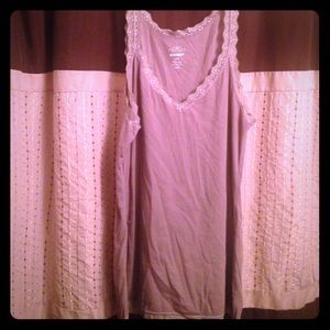 ⏰ DONATING 7/24/17 V-neck lace trimmed tank top ⏰