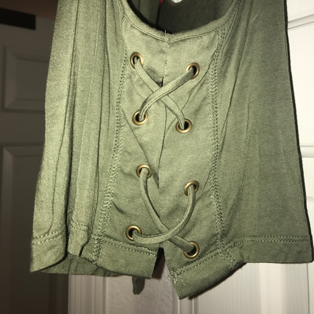 S Green forever21 crop top with cross cross sides - Picture 3 of 4