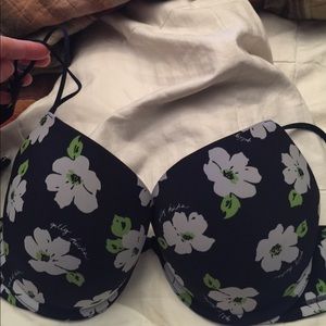 Gilly Hicks by Hollister push 'em up bra sz 34D